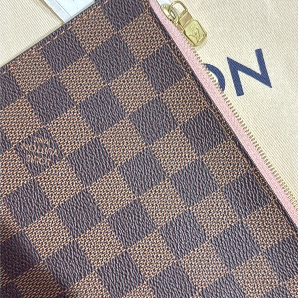 Louis Vuitton never full clutch - Picture 3 of 3